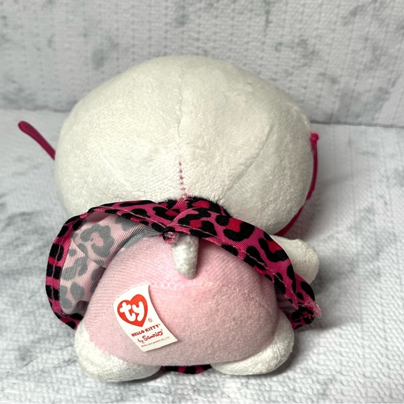 Ty & Jakks Pacific 2013 Hello Kitty by San Rio 5" Plush/Stuffed Animal. Set of 2 - Picture 10 of 11